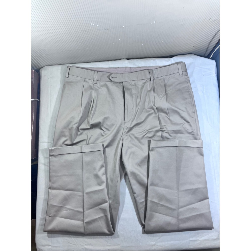 Jos A Bank Traveler Mens 44x30 Khaki Pleated Chino Pants Cuffed 100% Cotton‎ Tan